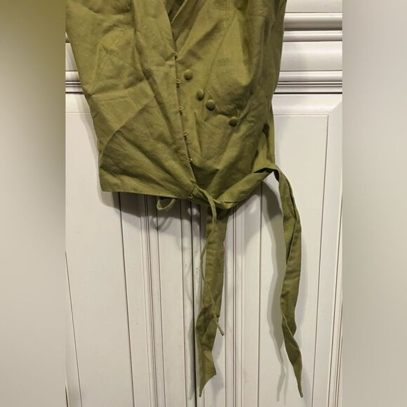 Urban Outfitters
Women's Green Lafayette Button Crop Top S-P - Picture 2 of 9